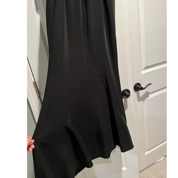 Black Jarlo Tie Strap Gown - Picture 5 of 5